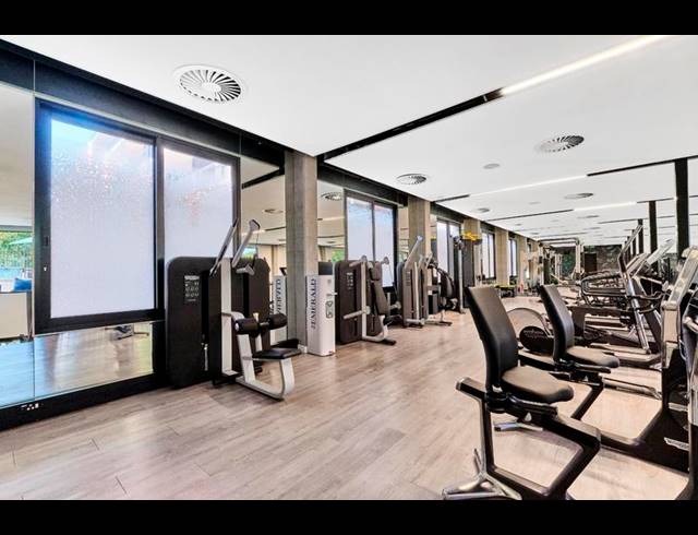 2 BEDROOM APARTMENT FOR SALE IN HYDE PARK